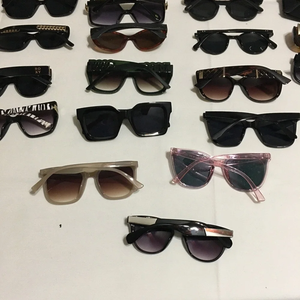 Lot of 23 Sunglasses Unisex Mixed Colors Styles Roxy Steve Madden Hilfiger